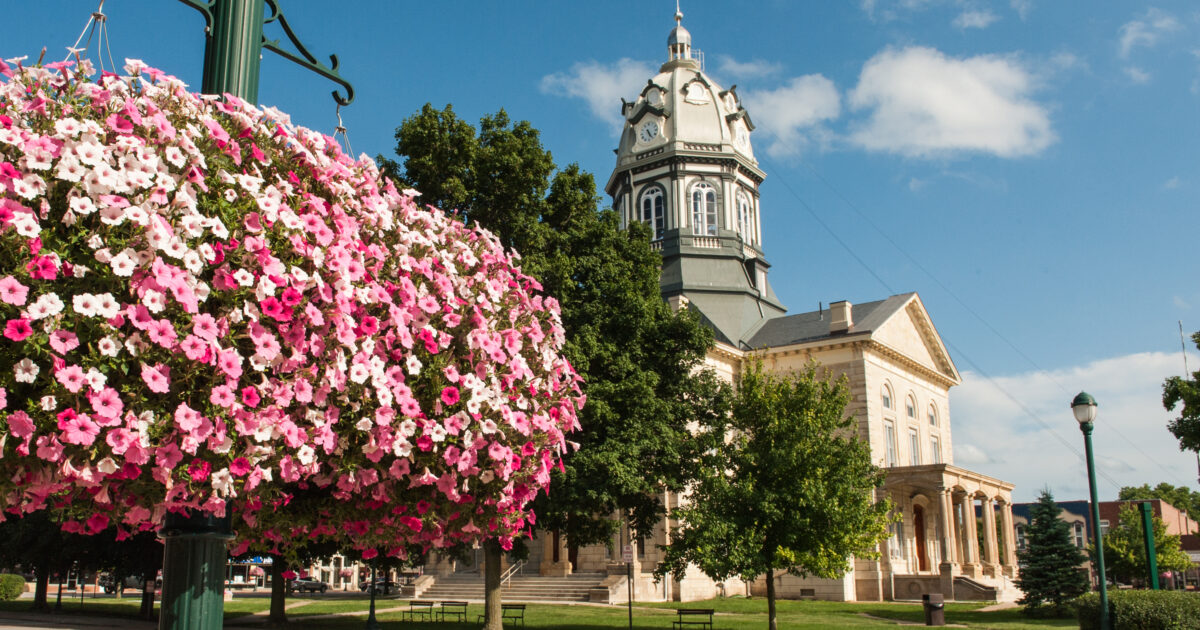 Iowa Spring Fling | Sunrise Tours